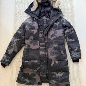 Canada Goose Shelburne Parka Black Label Print Camo- small women